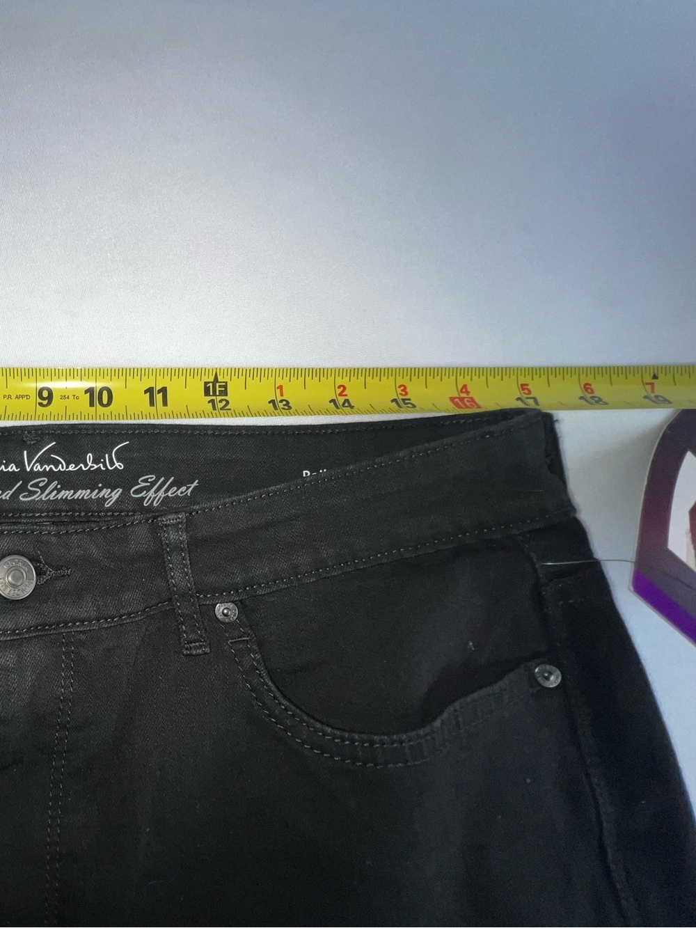GLORIA VANDERBILT ALLAROUND SLIMMING EFFECT BLACK WASH JEANS.SIZE 14 AVERAGE
NWT - Picture 7 of 9